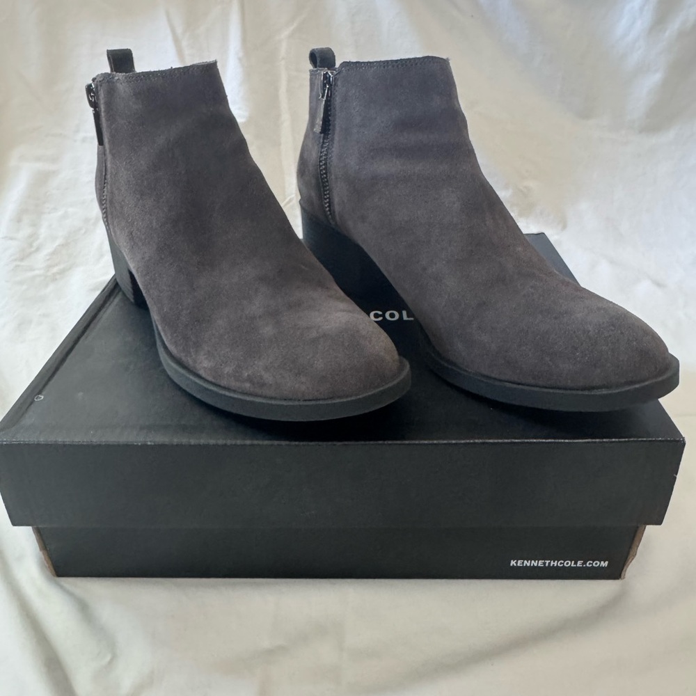 Kenneth Cole Men's Dark Gray Chukka Boots